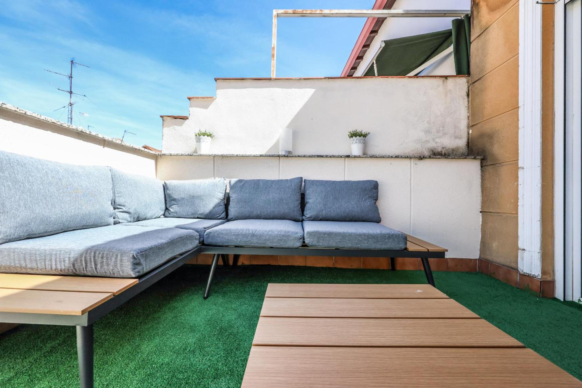 Atico Reformado Con Terraza En Tirso De Molina Para 4 Personas Alquiler Temporal 마드리드 외부 사진