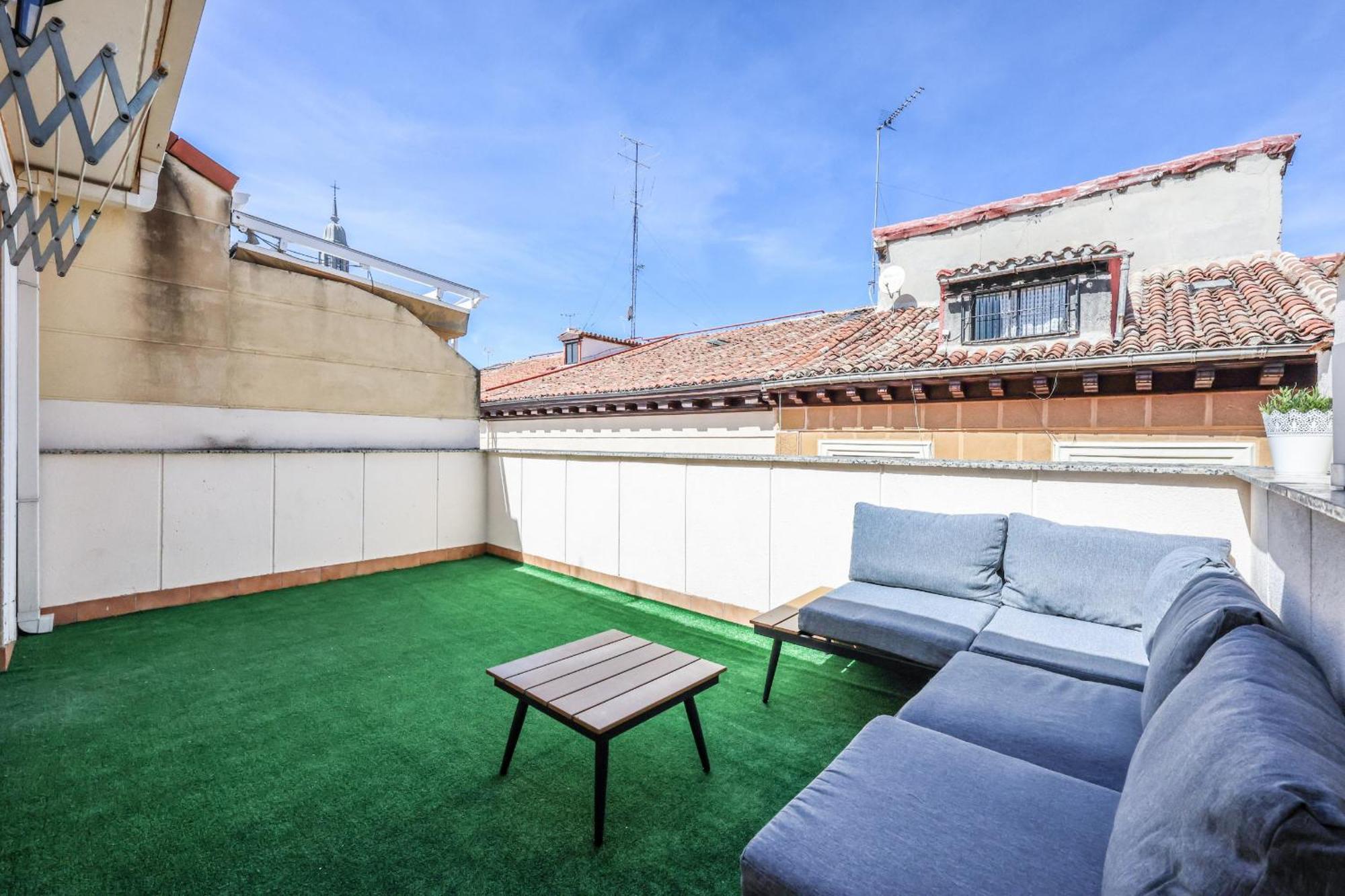 Atico Reformado Con Terraza En Tirso De Molina Para 4 Personas Alquiler Temporal 마드리드 외부 사진