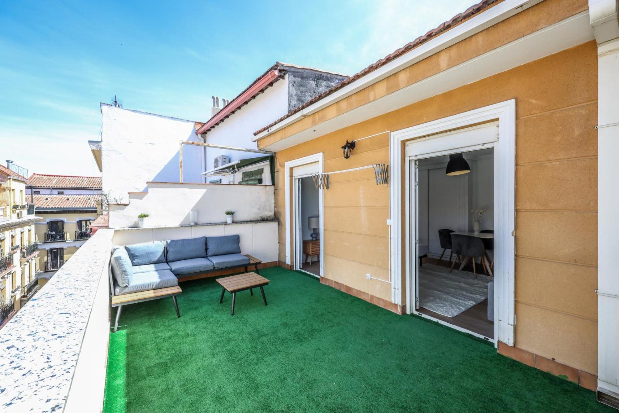 Atico Reformado Con Terraza En Tirso De Molina Para 4 Personas Alquiler Temporal 마드리드 외부 사진